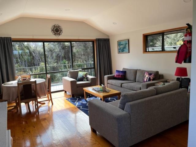 וויטיאנגה Treetops Cottage At The Castle מראה חיצוני תמונה
